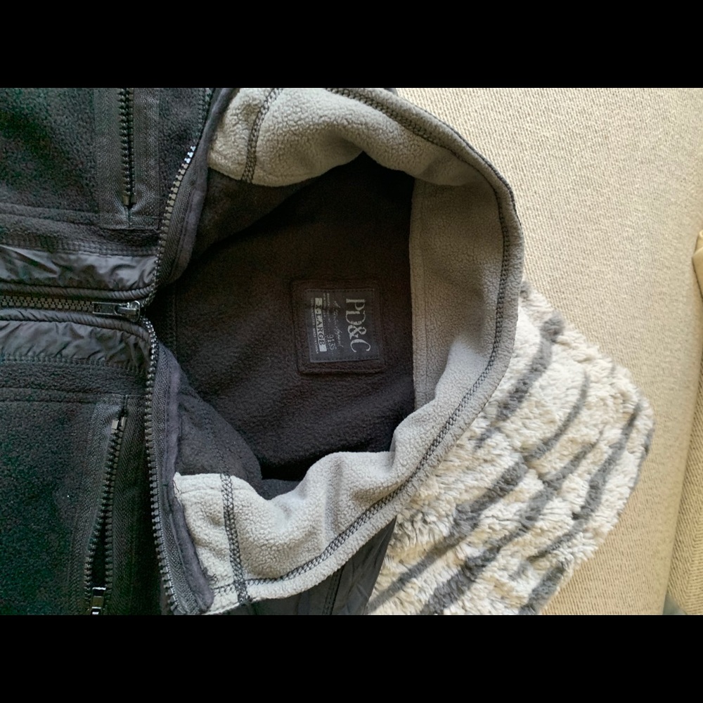 Fleece jacket - Picture 2 of 2